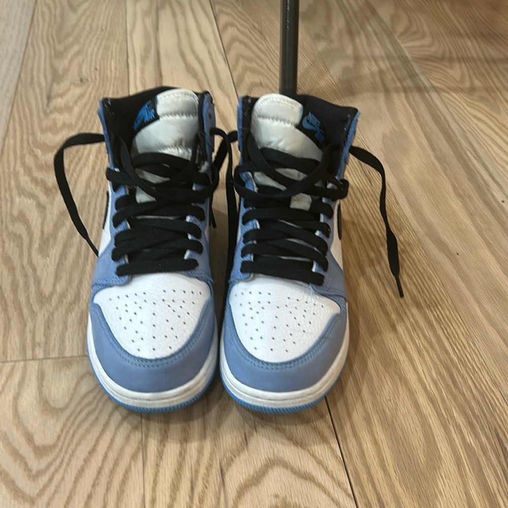USED Nike Air Jordan 1 High OG UNC University Blue size 6Y